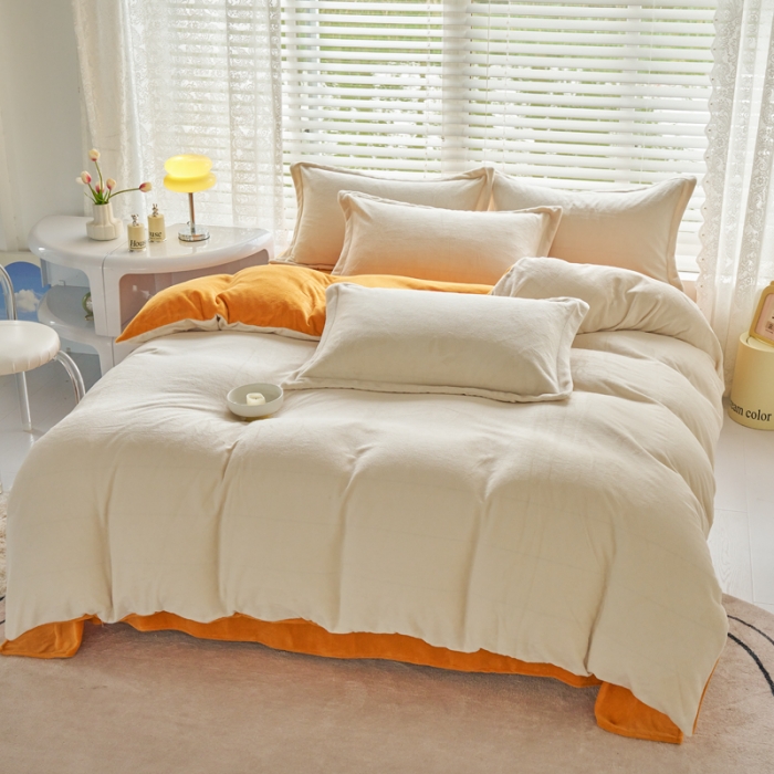 91家纺网 家纺一手货源 找家纺 慕晨 2023新款纯色牛奶绒双拼四件套 奶白+爱玛橙