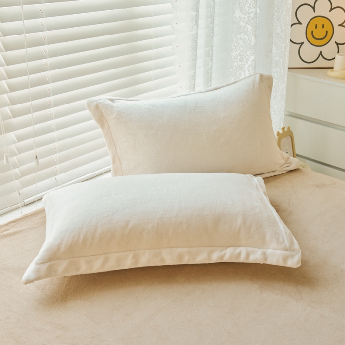 91家纺网 家纺一手货源 找家纺 慕晨 2023新款纯色牛奶绒双拼四件套 奶白+奶咖