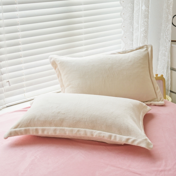 91家纺网 家纺一手货源 找家纺 慕晨 2023新款纯色牛奶绒双拼四件套 奶白+奶油粉