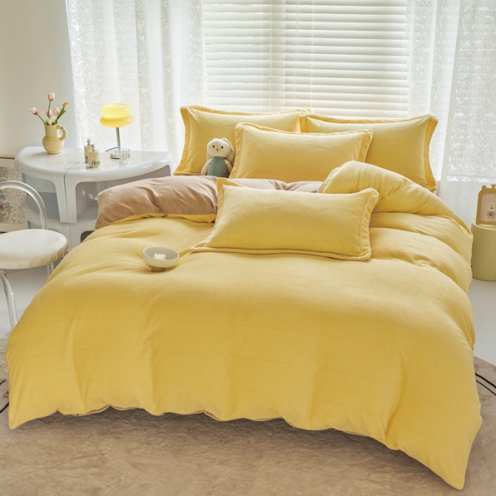 91家纺网 家纺一手货源 找家纺 慕晨 2023新款纯色牛奶绒双拼四件套 奶黄+奶咖