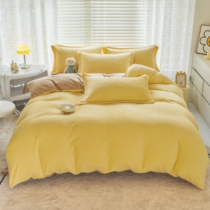 91家纺网 家纺一手货源 找家纺 慕晨 2023新款纯色牛奶绒双拼四件套 奶黄+奶咖