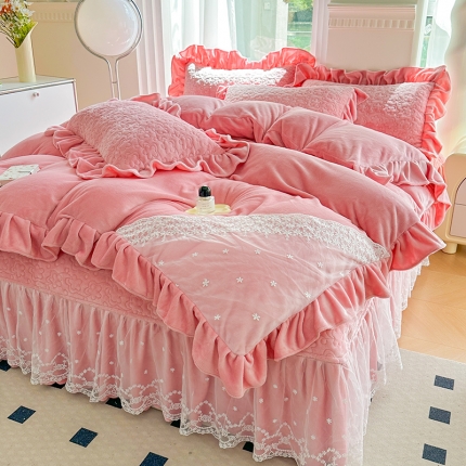 91家纺网 家纺一手货源 找家纺 12斤230g全消光牛奶绒夹棉床盖四件套兔兔绒绒蕾丝床裙款四件套