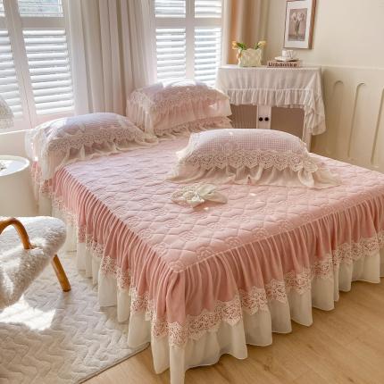 91家纺网 家纺一手货源 找家纺 （总）网红馆 2025新款牛奶雕花绒床裙花间浪漫