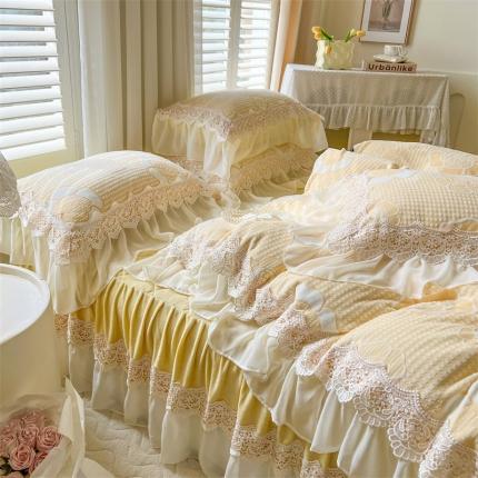 91家纺网 家纺一手货源 找家纺 网红馆 2025新款花间浪漫 牛奶雕花绒四件套 纳米黄