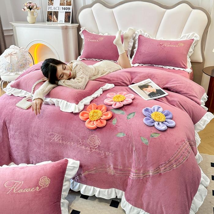 91家纺网 家纺一手货源 找家纺 漫布云9斤230g韩版公主风立体花朵牛奶绒四件套宝宝绒贴布绣兔毛绒被套