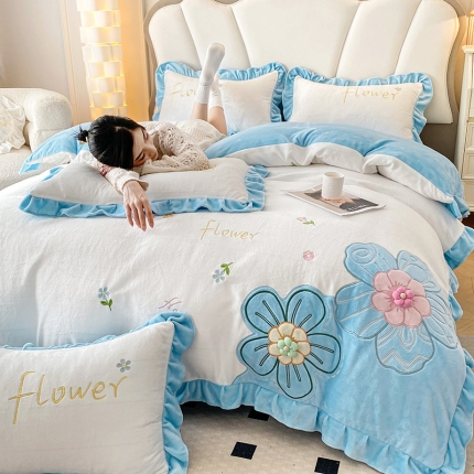 91家纺网 家纺一手货源 找家纺 漫布云9斤230g韩版公主风立体花朵牛奶绒四件套宝宝绒贴布绣兔毛绒被套