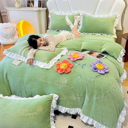 91家纺网 家纺一手货源 找家纺 漫布云9斤230g韩版公主风立体花朵牛奶绒四件套宝宝绒贴布绣兔毛绒被套