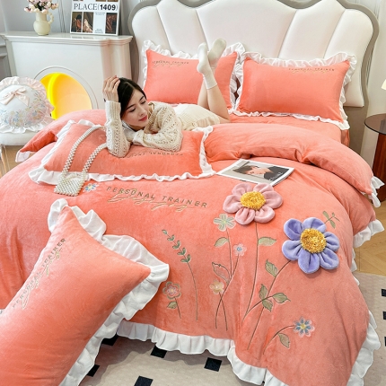 91家纺网 家纺一手货源 找家纺 漫布云9斤230g韩版公主风立体花朵牛奶绒四件套宝宝绒贴布绣兔毛绒被套