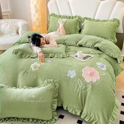 91家纺网 家纺一手货源 找家纺 漫布云9斤230g韩版公主风立体花朵牛奶绒四件套宝宝绒贴布绣兔毛绒被套