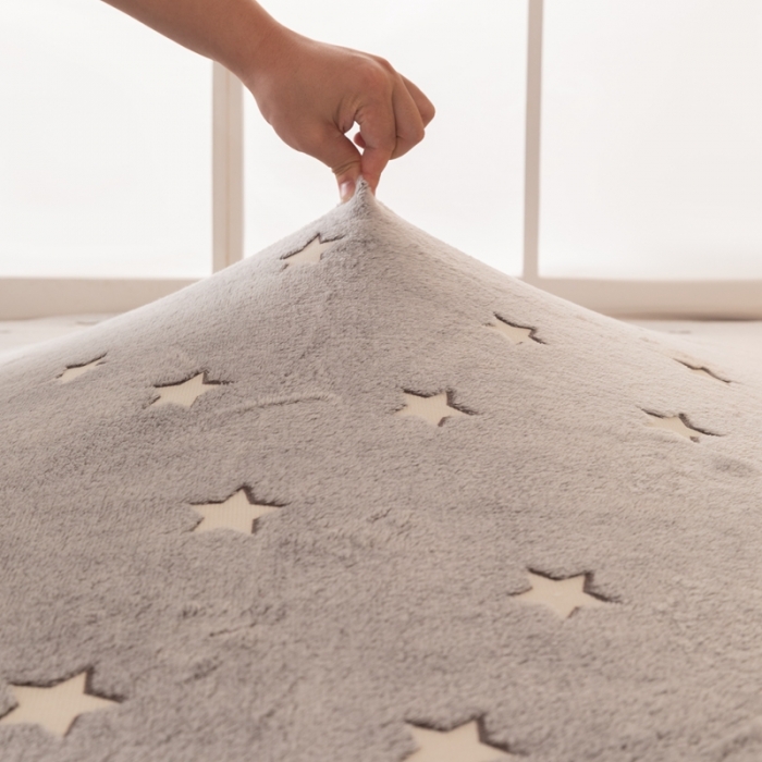 91家纺网 家纺一手货源 找家纺 （总）紫碧螺 2023新款双面法莱绒夜光韩版床盖床褥盖毯