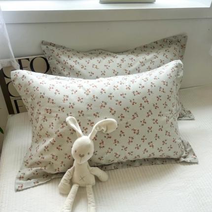 91家纺网 家纺一手货源 找家纺 百寐 2023新款13372全棉印花信封枕套加大宜家大枕芯保护套 沁香