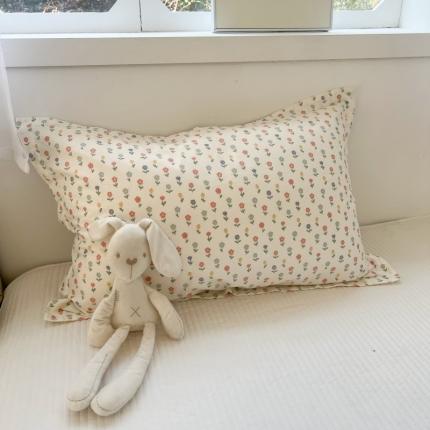 91家纺网 家纺一手货源 找家纺 百寐 2023新款13372全棉印花信封枕套加大宜家大枕芯保护套 鲜花小镇