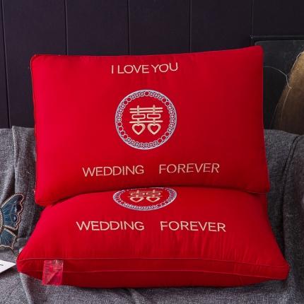 91家纺网 家纺一手货源 找家纺 （总）大熊 2023新款时尚婚庆刺绣枕芯48*74/只