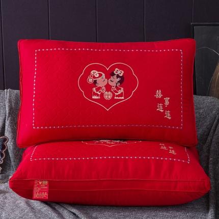 91家纺网 家纺一手货源 找家纺 （总）大熊 2023新款时尚婚庆刺绣枕芯48*74/只