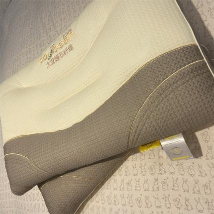 91家纺网 家纺一手货源 找家纺 剑桥枕业 2023全新枕芯系列-大豆暖心枕羽丝定型枕48*74CM每只