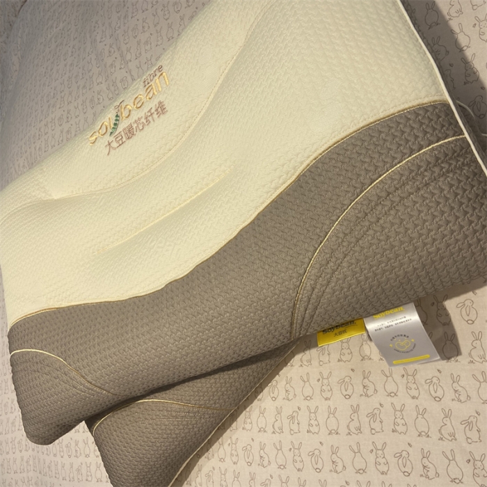 91家纺网 家纺一手货源 找家纺 剑桥枕业 2023全新枕芯系列-大豆暖心枕羽丝定型枕48*74CM每只