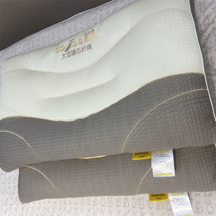 91家纺网 家纺一手货源 找家纺 剑桥枕业 2023全新枕芯系列-大豆暖心枕羽丝定型枕48*74CM每只