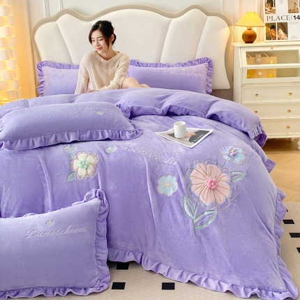 91家纺网 家纺一手货源 找家纺 9斤230g全消光婴儿绒被套兔毛绒牛奶绒贴布绣刺绣花四件套小清新