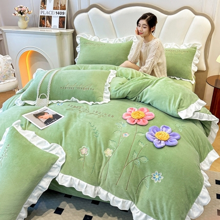 91家纺网 家纺一手货源 找家纺 9斤230g全消光婴儿绒被套兔毛绒牛奶绒贴布绣刺绣花四件套小清新