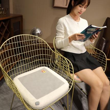 91家纺网 家纺一手货源 找家纺 新款记忆棉加热坐垫办公室用保暖发热坐垫卡通海绵垫定做椅子垫沙发垫