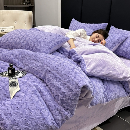 91家纺网 家纺一手货源 找家纺 12斤230g全消光牛奶绒夹棉床盖四件套兔兔绒绒蕾丝床裙款四件套