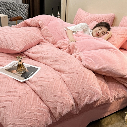 91家纺网 家纺一手货源 找家纺 12斤230g全消光牛奶绒夹棉床盖四件套兔兔绒绒蕾丝床裙款四件套