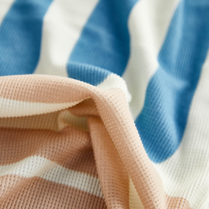 91家纺网 家纺一手货源 找家纺 丝绮鹿 2023新款针织柔肤格沙发床套裙边款 米兰条纹