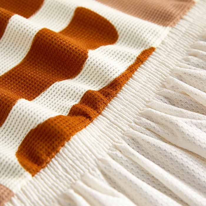 91家纺网 家纺一手货源 找家纺 丝绮鹿 2023新款针织柔肤格沙发套（裙边款） 米咖条纹