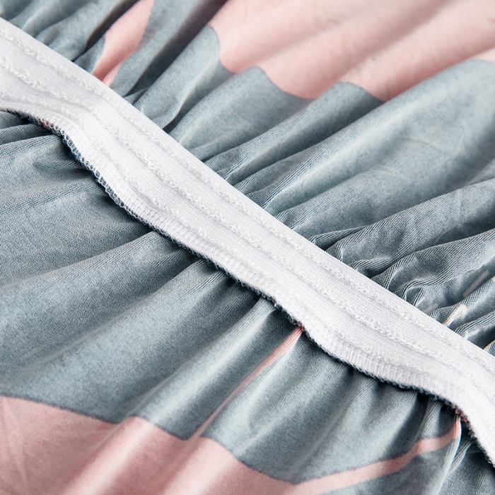 91家纺网 家纺一手货源 找家纺 丝绮鹿 2023新款牛奶丝沙发床套（裙边款） 爱情鸟