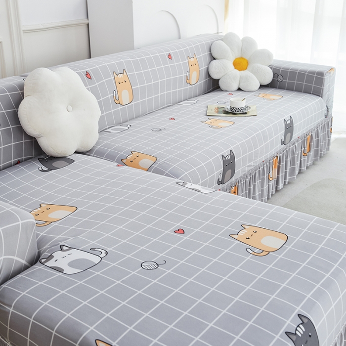 91家纺网 家纺一手货源 找家纺 丝绮鹿 2023新款牛奶丝沙发套贵妃图（裙边款） 方格猫咪