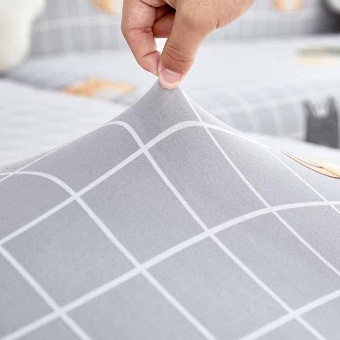 91家纺网 家纺一手货源 找家纺 丝绮鹿 2023新款牛奶丝沙发套贵妃图（裙边款） 方格猫咪