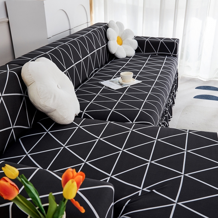 91家纺网 家纺一手货源 找家纺 丝绮鹿 2023新款牛奶丝沙发套贵妃图（裙边款） 黑色线格