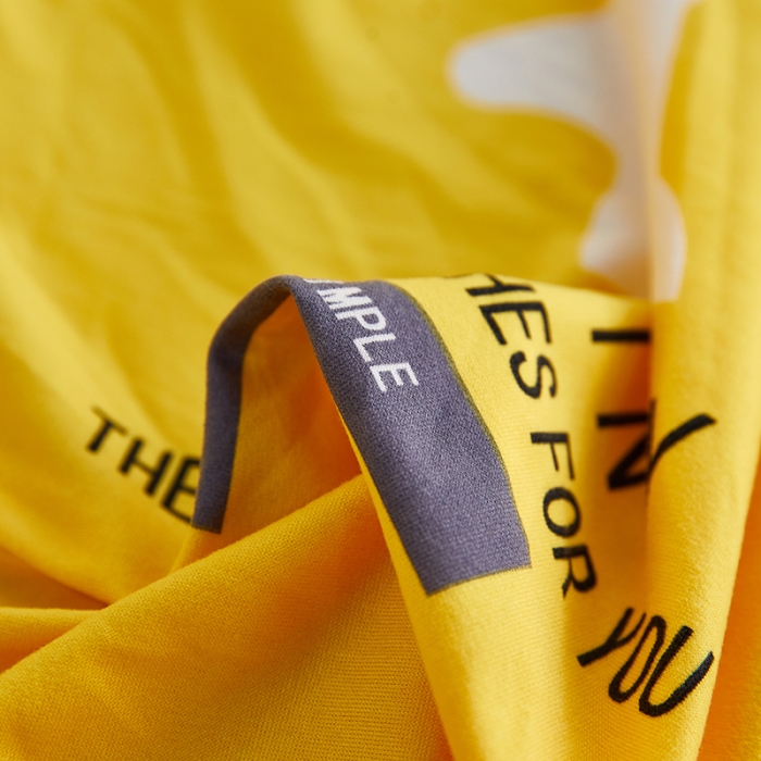 91家纺网 家纺一手货源 找家纺 丝绮鹿 2023新款牛奶丝沙发套贵妃图（裙边款） 黄色鹿