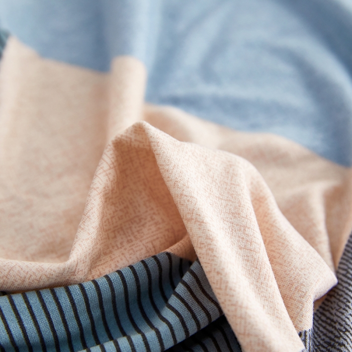 91家纺网 家纺一手货源 找家纺 丝绮鹿 2023新款牛奶丝沙发套贵妃图（裙边款） 现代绅士