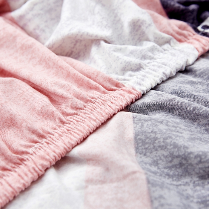 91家纺网 家纺一手货源 找家纺 丝绮鹿 2023新款牛奶丝沙发套贵妃图（松紧款） 萌萌小鹿