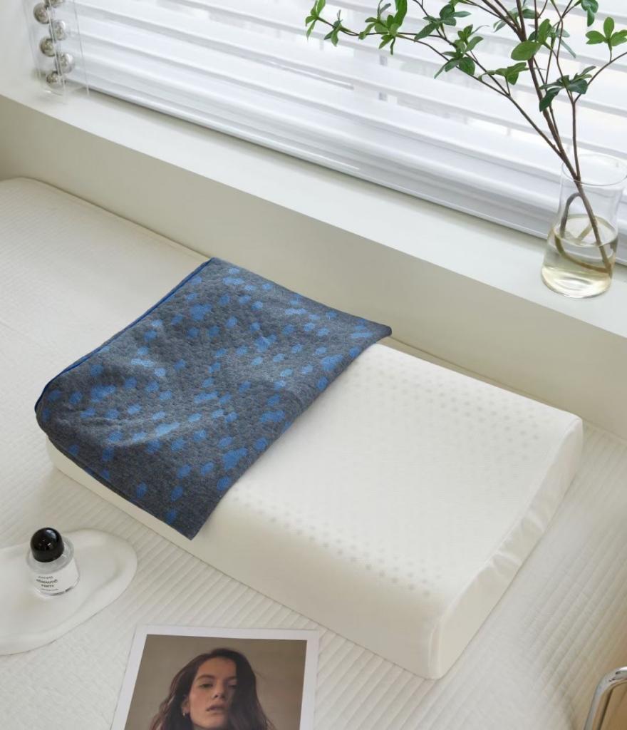 91家纺网 家纺一手货源 找家纺 新款石墨烯天然乳胶枕头成人高低平面款乳胶枕芯