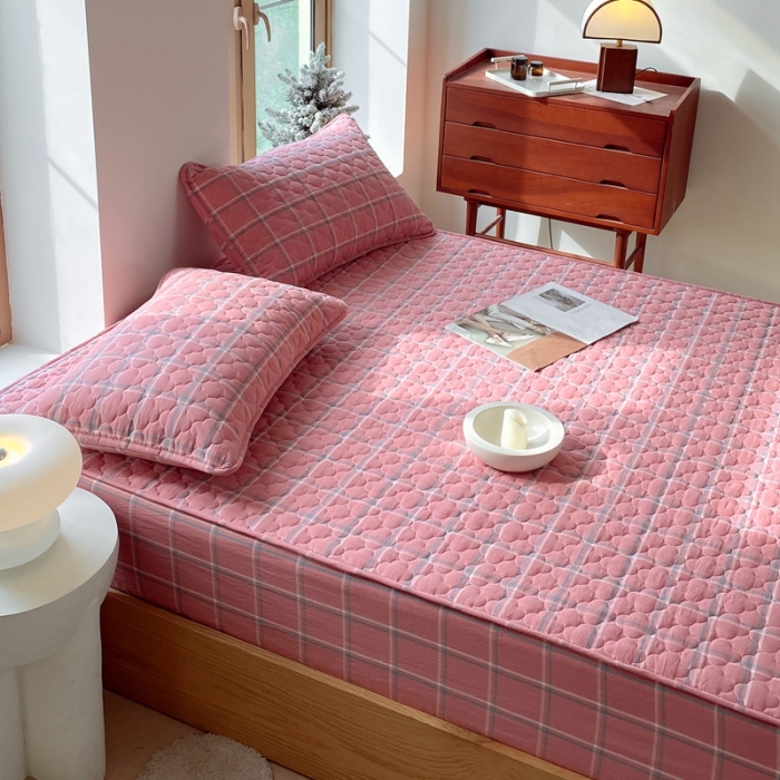 91家纺网 家纺一手货源 找家纺 尊康家纺（原磊科） 2024新款全棉色织无印风大豆床笠 宁静粉