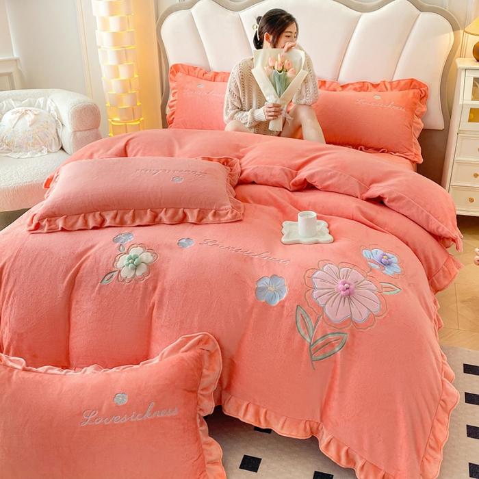 91家纺网 家纺一手货源 找家纺 漫布云240g全消光韩版花边牛奶绒贴布绣刺绣四件套法莱兔毛绒金貂婴儿绒