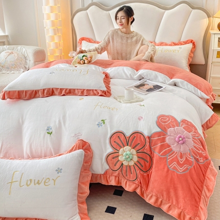 91家纺网 家纺一手货源 找家纺 漫布云240g全消光韩版花边牛奶绒贴布绣刺绣四件套法莱兔毛绒金貂婴儿绒