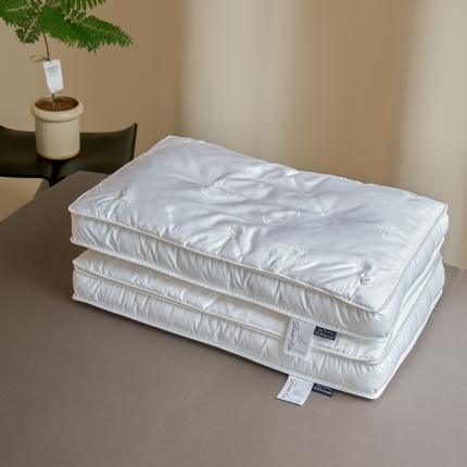 91家纺网 家纺一手货源 找家纺 2024新款 会‘呼吸’的枕头 温而不燥 呵护颈椎