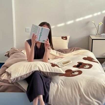 91家纺网 家纺一手货源 找家纺 （总）觅糖 2024秋冬新款牛奶绒大版毛巾绣四件套（会员-10）