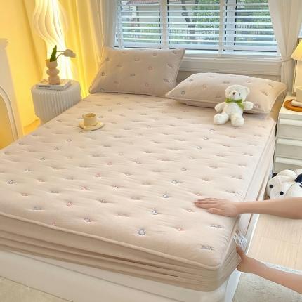 91家纺网 家纺一手货源 找家纺 （总）尊康家纺（原磊科） 2024新款全棉色织夹棉大豆床笠-爱心笑脸