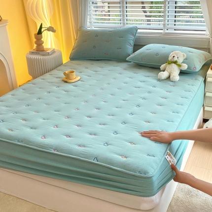 91家纺网 家纺一手货源 找家纺 尊康家纺（原磊科） 2024新款全棉色织夹棉大豆床笠-爱心笑脸 爱心笑脸-绿