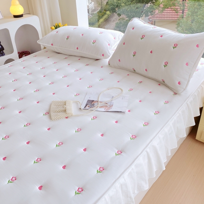 91家纺网 家纺一手货源 找家纺 （总）尊康家纺（原磊科） 2024新款全棉色织夹棉大豆床笠-花颜