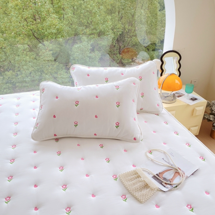 91家纺网 家纺一手货源 找家纺 （总）尊康家纺（原磊科） 2024新款全棉色织夹棉大豆床笠-花颜