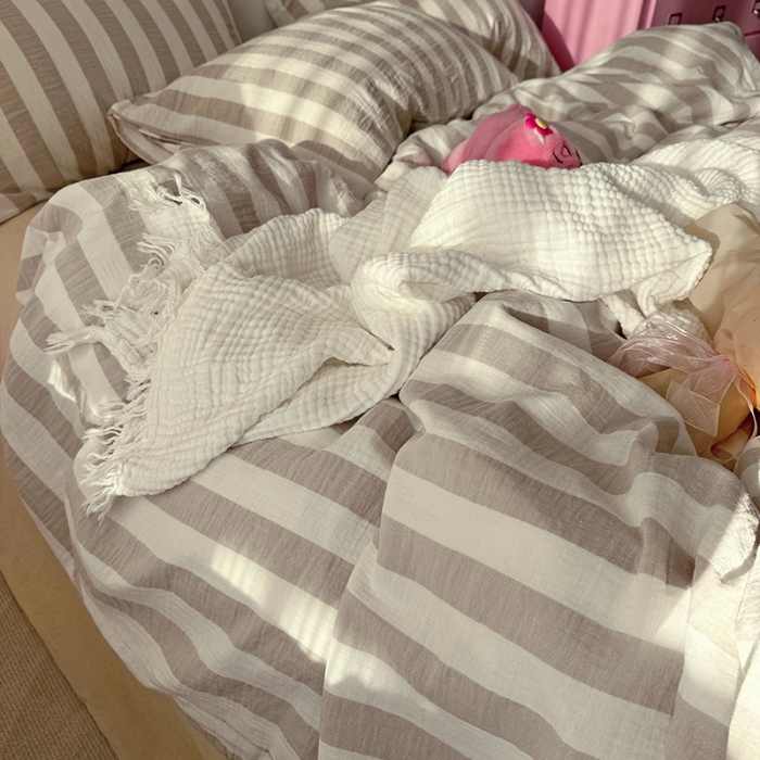 91家纺网 家纺一手货源 找家纺 千朵 2023新款色织双层皱皱纱全棉四件套 奶灰