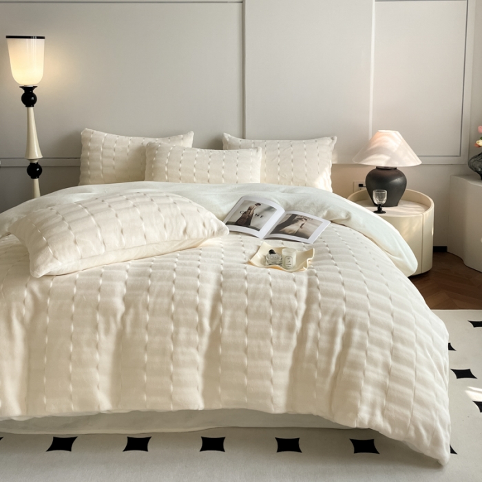 91家纺网 家纺一手货源 找家纺 子曰 2024新款牛奶兔兔泡泡绒四件套 优雅白