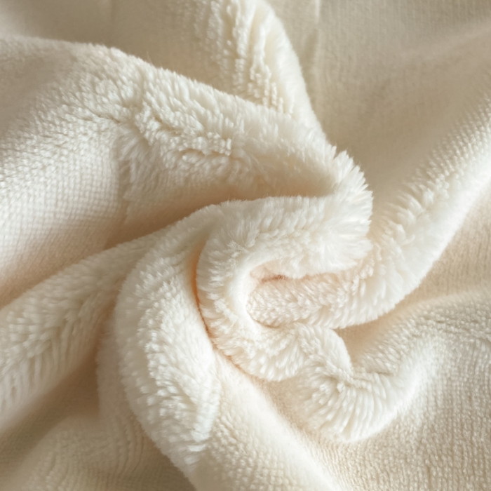 91家纺网 家纺一手货源 找家纺 子曰 2024新款牛奶兔兔泡泡绒四件套 优雅白