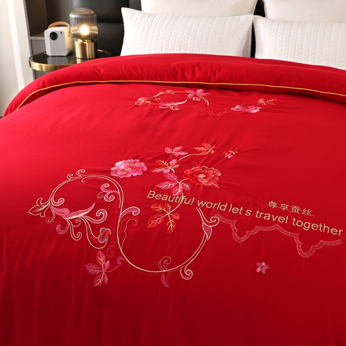 91家纺网 家纺一手货源 找家纺 美伦美铂金尊享专版刺绣被子被芯冬被春秋被夏被手工订花被吉祥红