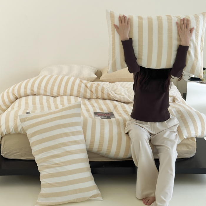 91家纺网 家纺一手货源 找家纺 玛奇朵 2023新款色织双层皱纱-韩系条纹四件套 韩系条纹-卡其